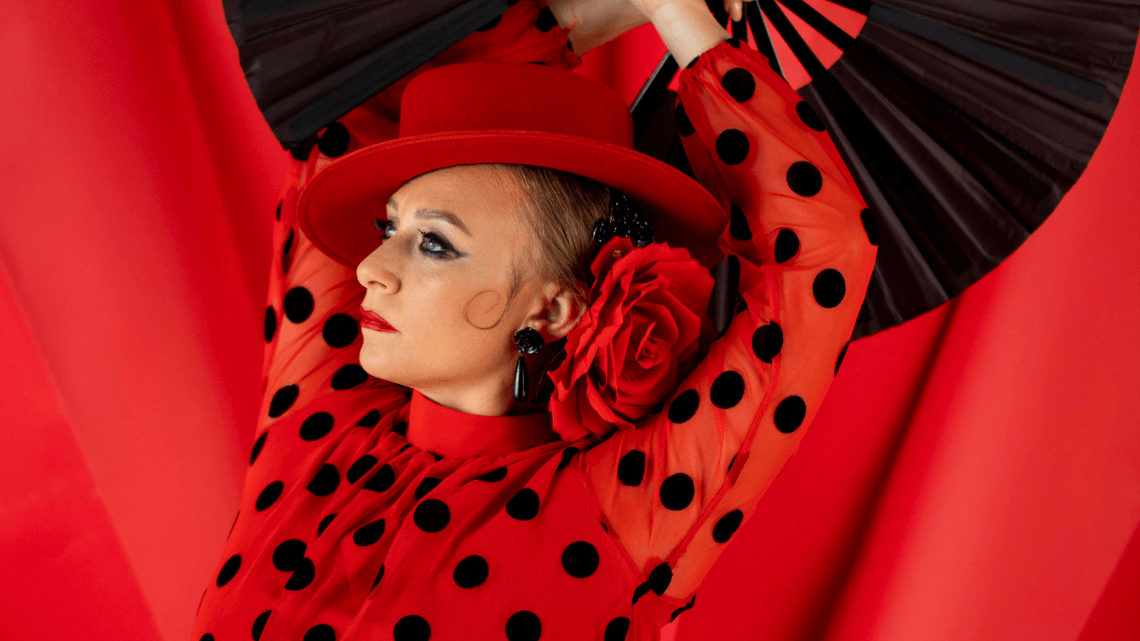 Cómo ir vestida al rocío sin traje de flamenca? - Blog Sombreros